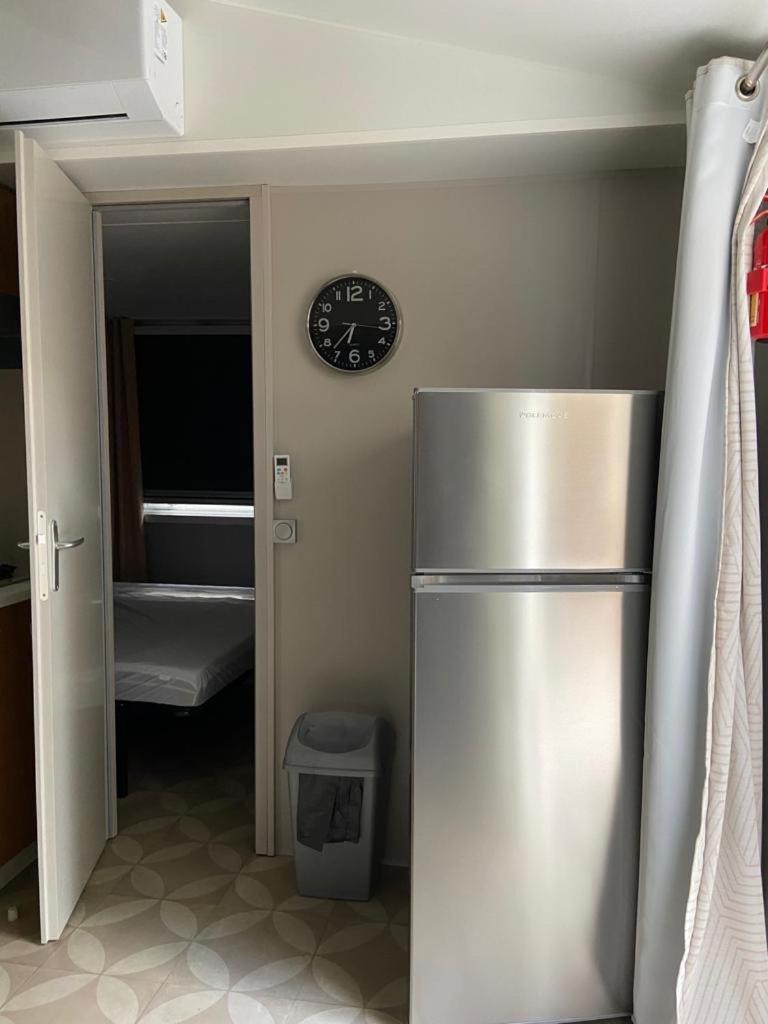 Mobil Home Aventura 6-8 Personnes Tout Confort Сен-Бревен-ле-Пен Экстерьер фото